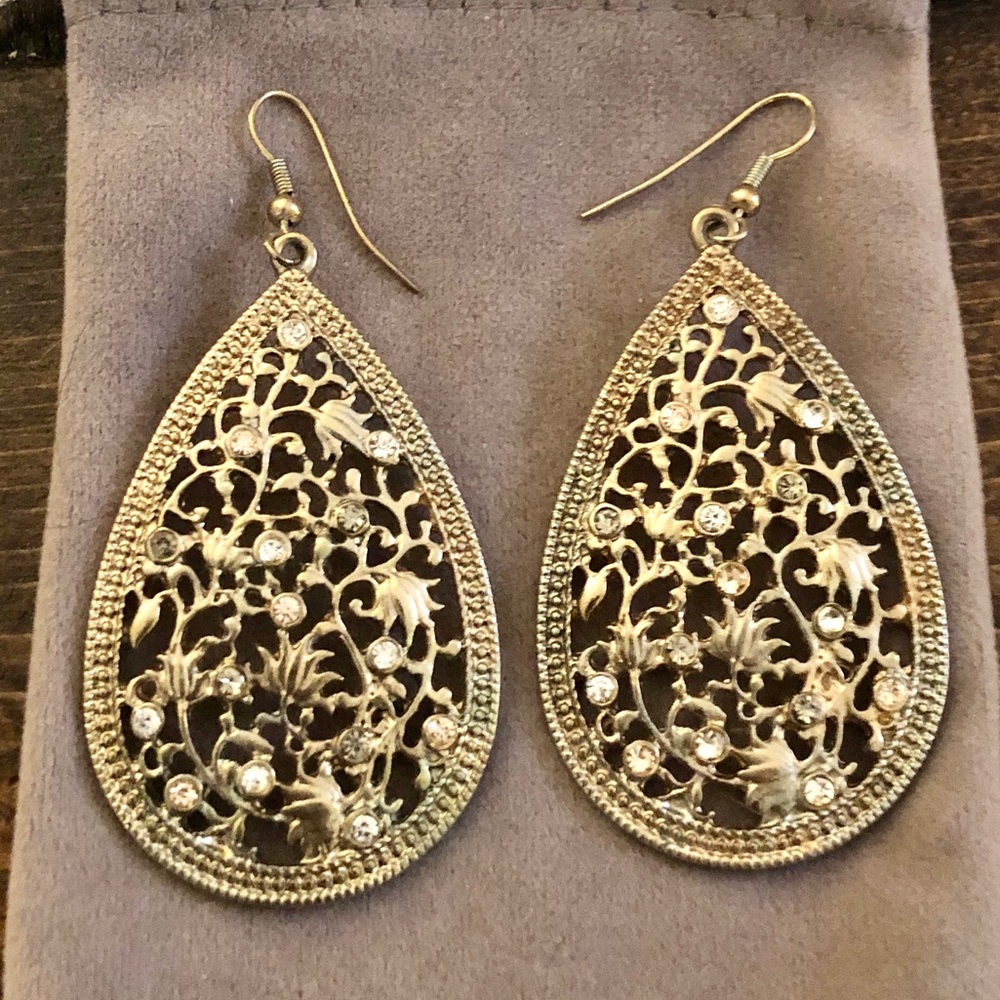 Gold dangly earrings